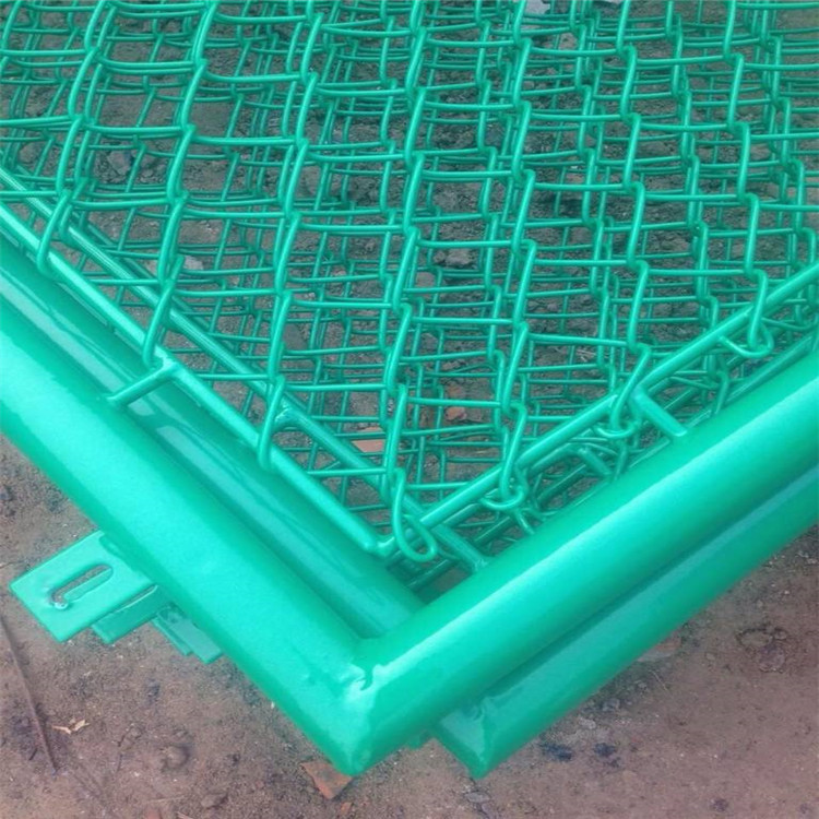 套管式足球場(chǎng)圍欄圖片3