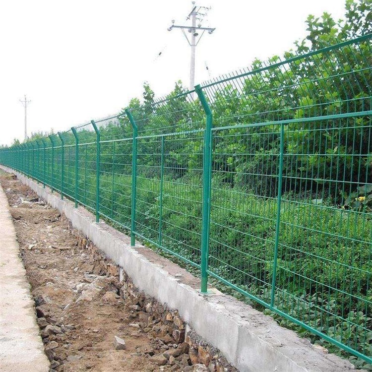 上海圈地浸塑隔離柵圖片4