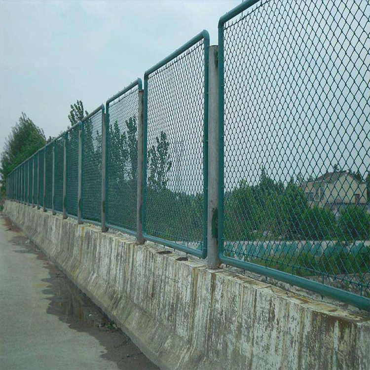 菱形編織護欄網(wǎng)圖片4