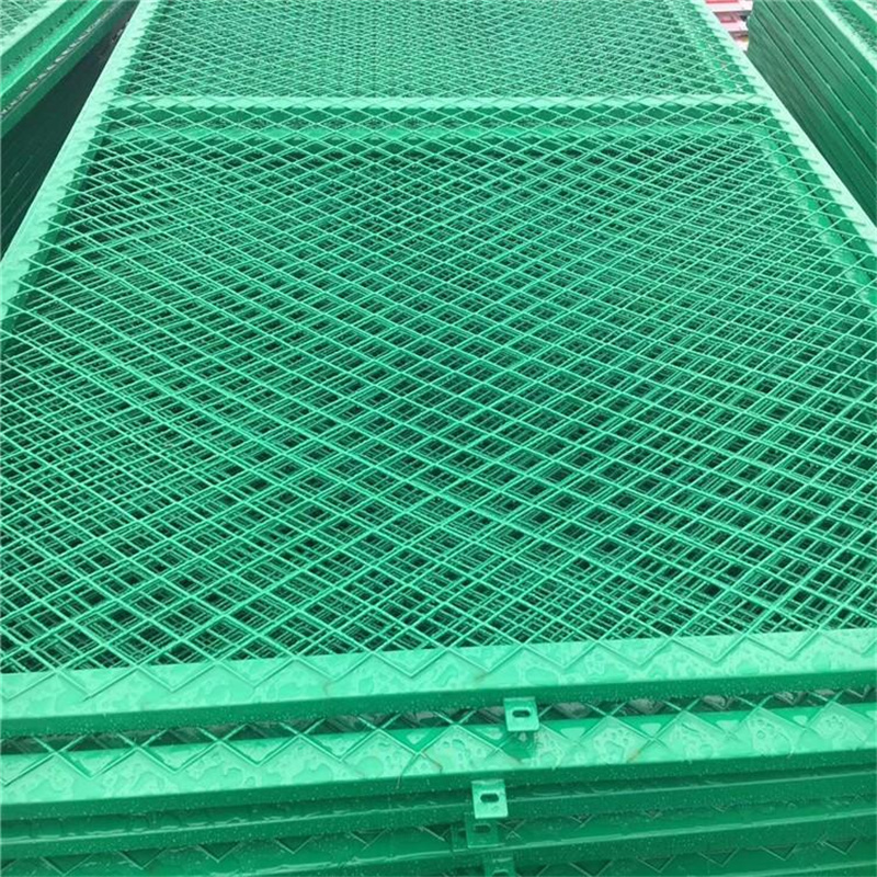 鋼板網(wǎng)防護(hù)柵欄圖片4