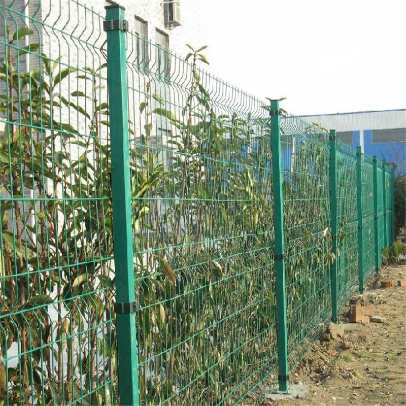 公路框網(wǎng)隔離柵圖片4