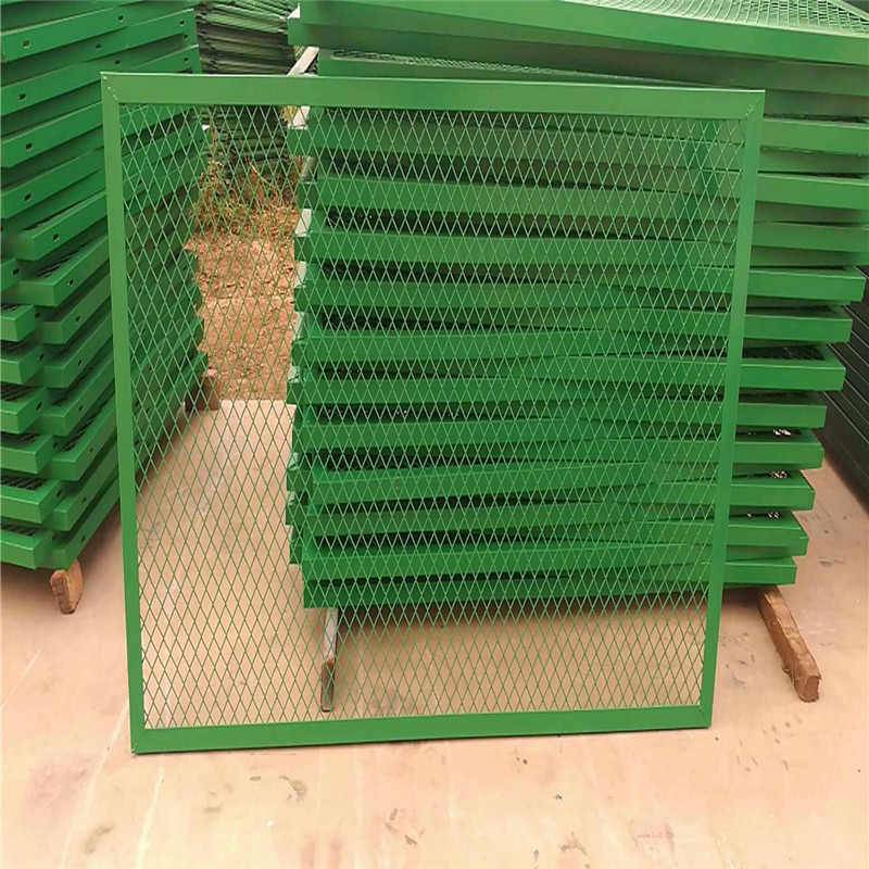 上海鋼板網護欄圖片3