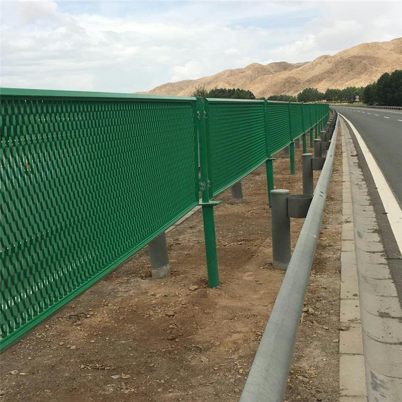 高速中央隔離防眩網(wǎng)圖片1