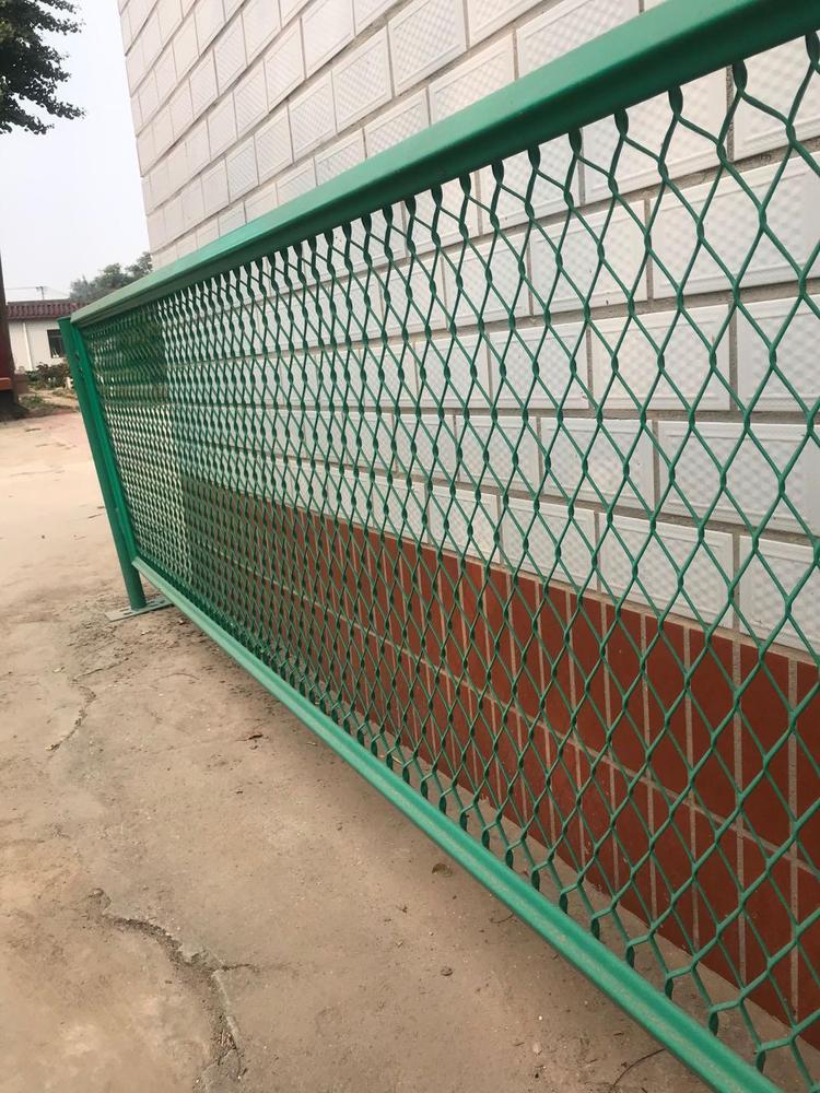 公路分隔帶防眩網(wǎng)圖片1