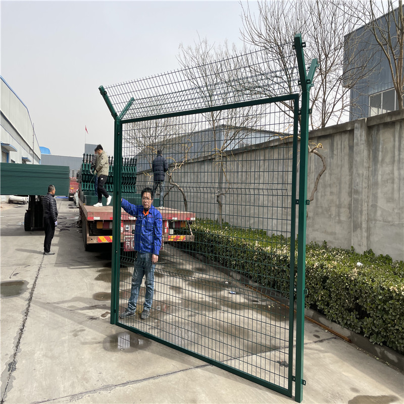 上海v型機場隔離網(wǎng)圖片1