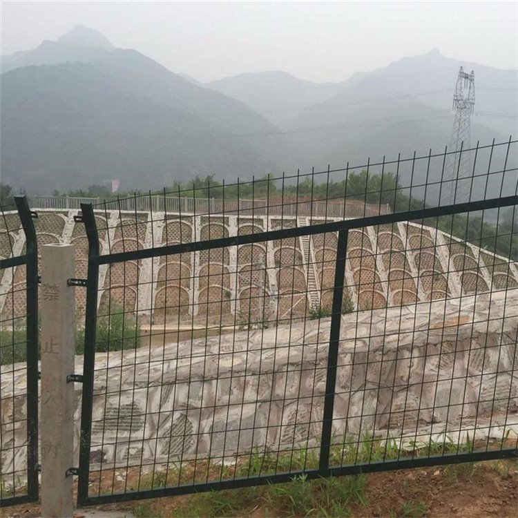 防護柵欄金屬網片圖片2