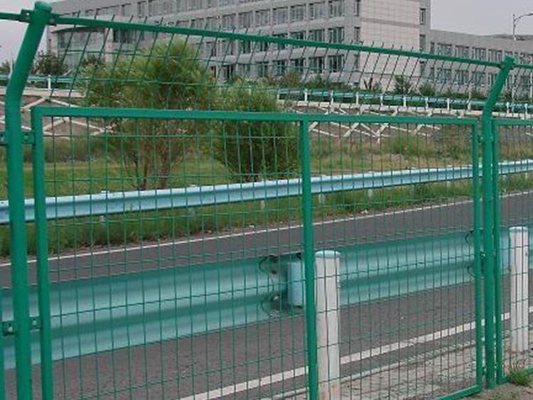 上海高速公路護欄網圖片3