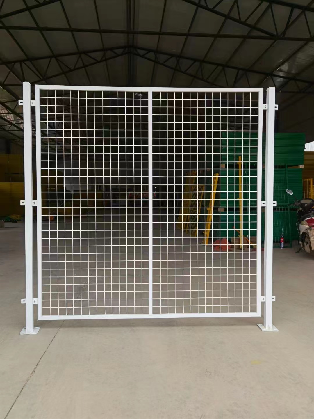 上海倉庫隔離帶車間防護(hù)網(wǎng)圖片3