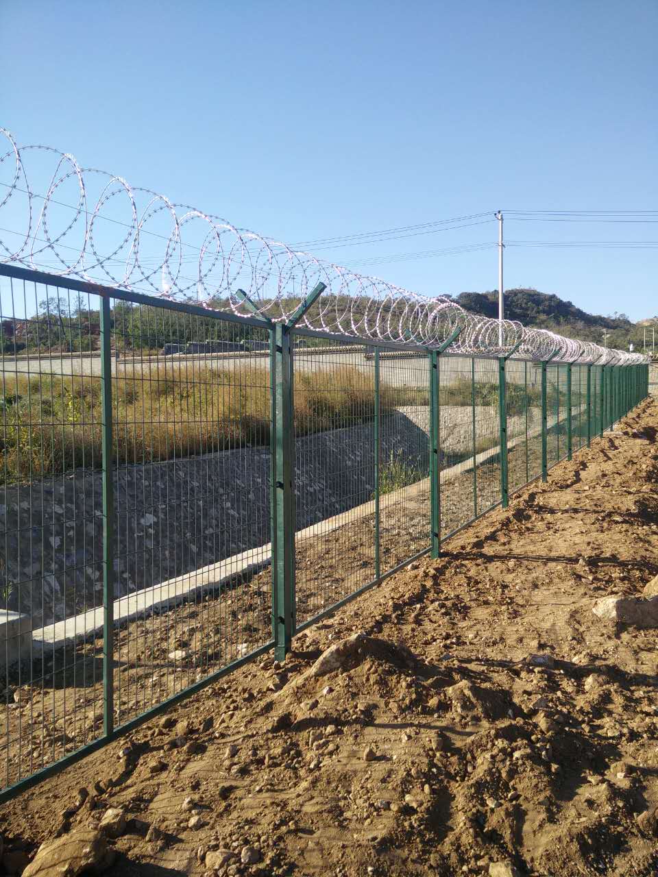 機場飛行區鋼筋圍界網