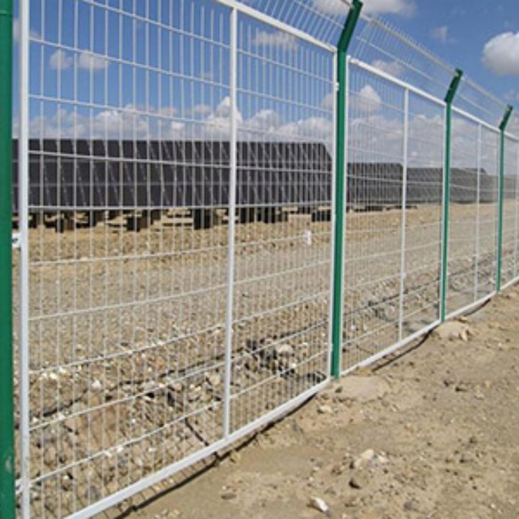 光伏廠區防護網圖片4